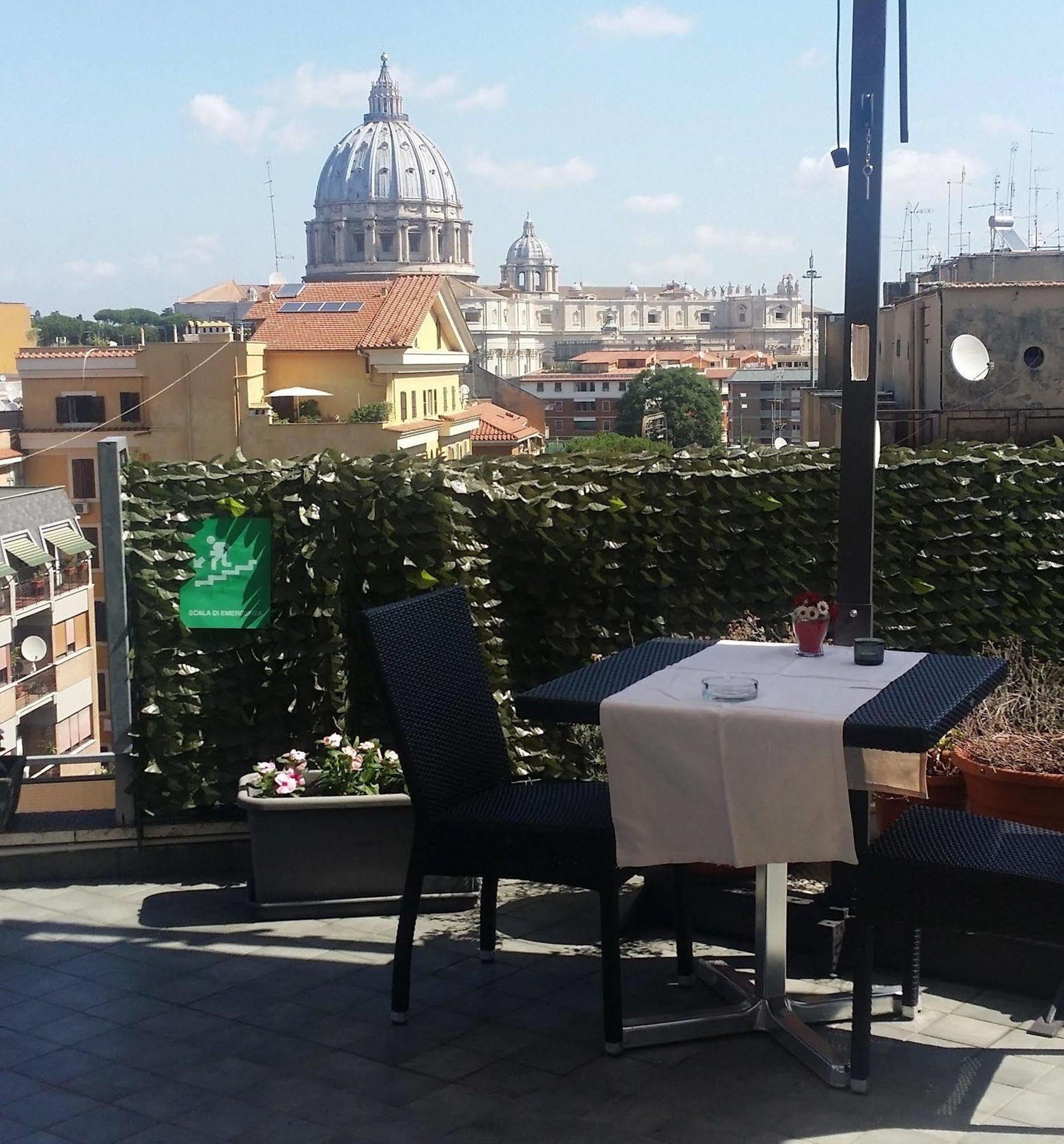 Hotel Gravina San Pietro Roma Esterno foto